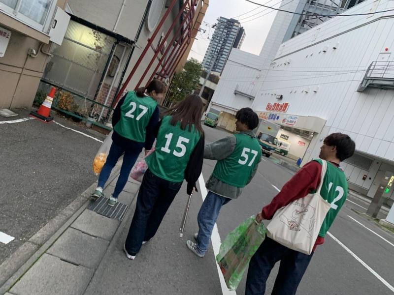 風にも負けず！！笑顔絶えないゴミ拾い☺️画像