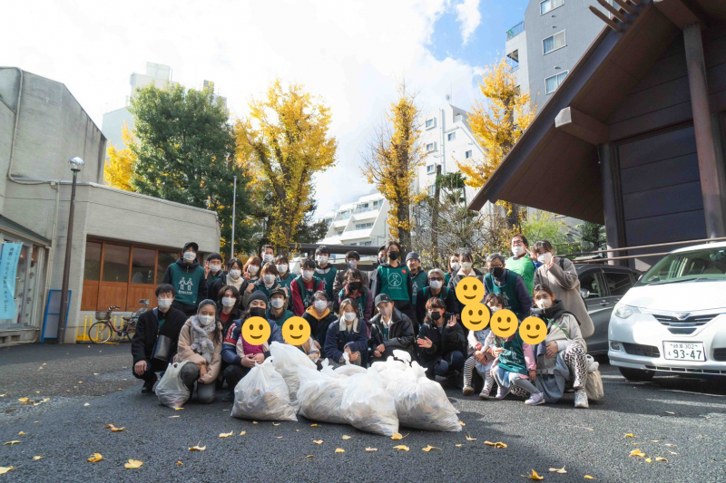 氷川神社落ち葉拾い画像