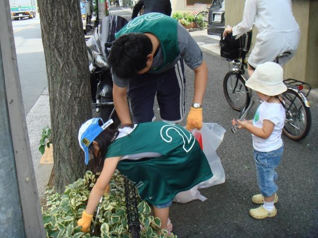 2007年 7月 20日 駒沢公園通りそうじ画像