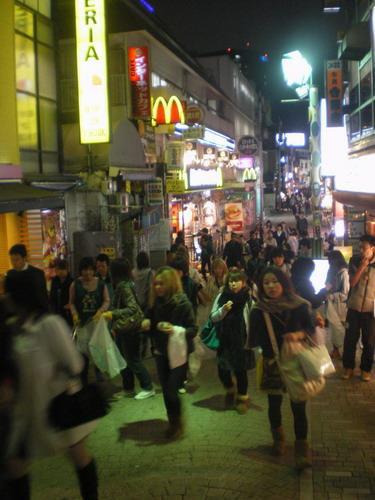 学生チーム　夜掃除画像