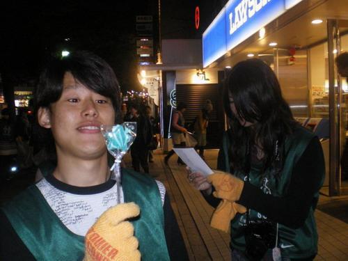 学生チーム　夜掃除画像