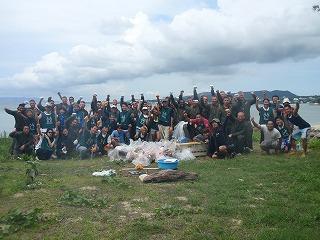 沖縄恩納村マリブビーチそうじ画像