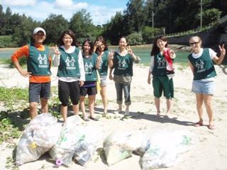 名護　キャンプリーダーとビーチクリーン画像