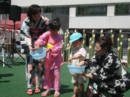 7月17日　打ち水画像