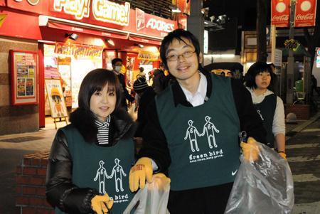 20101220歌舞伎町そうじ画像