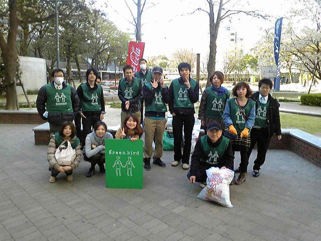 4.4 青空の下　爽やか朝そうじ画像