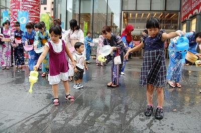 7/21(木)　福岡打ち水大作戦2011画像