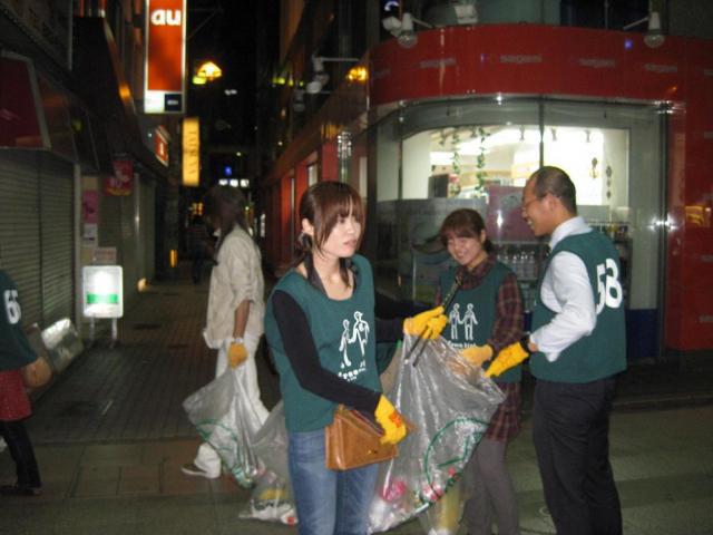 今にも雨が降り出しそうでしたが&hellip;夜そうじ！画像