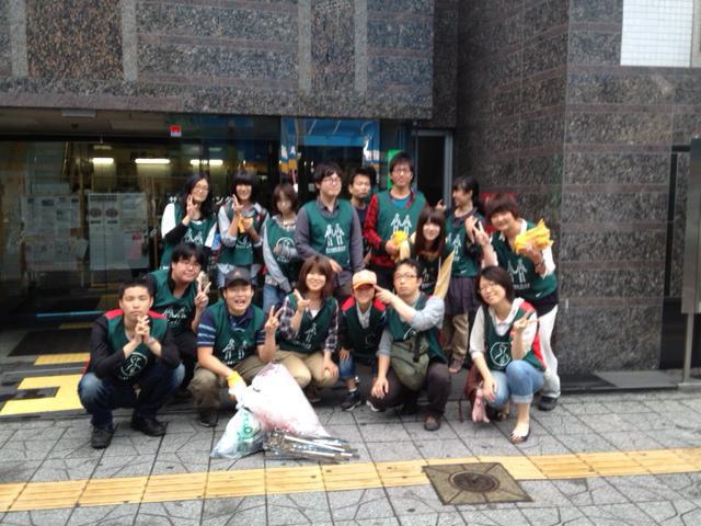 久々のアーケード街のおそうじ画像