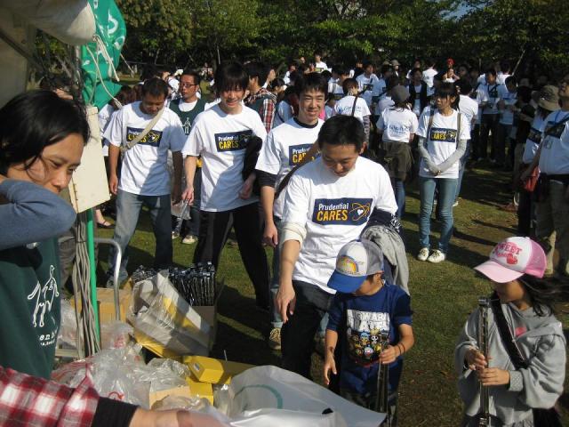 &times;ジブラルタ生命 清掃活動 ＠ながさきエコライフフェスタ2012画像