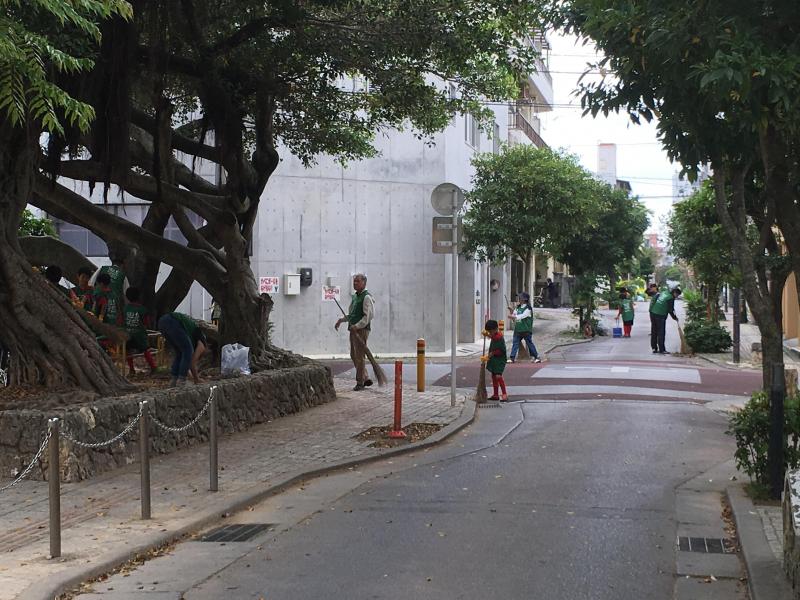 那覇チーム「アレックス地域清掃」画像