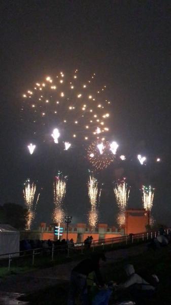 秋の夜空に咲く北区の花火画像
