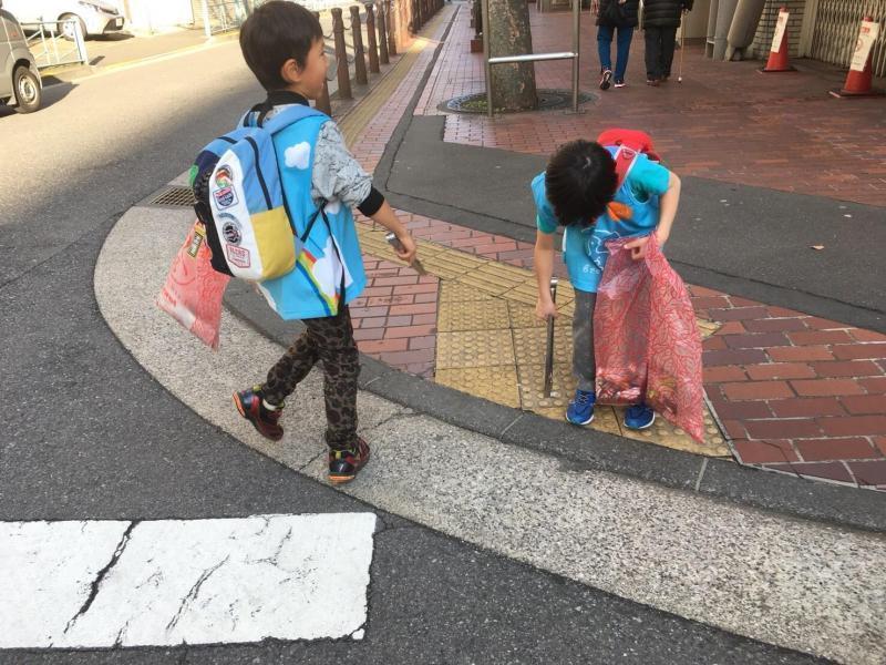 ユニクロ赤羽ビビオ店さんとコラボそうじ:)画像