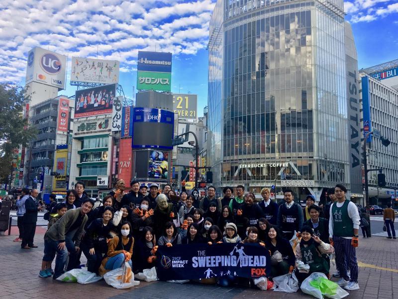 FOXの皆さんとハロウィンの翌朝そうじ！画像