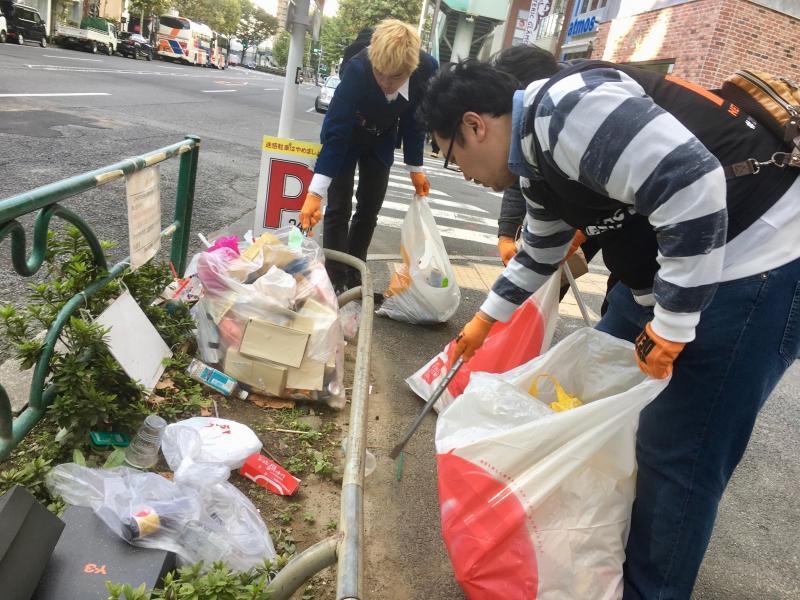 FOXの皆さんとハロウィンの翌朝そうじ！画像