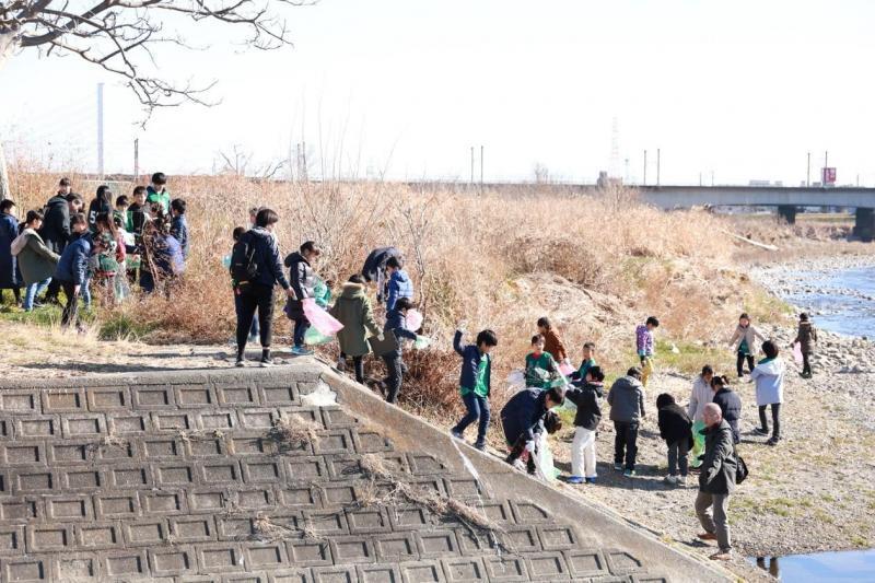南鶴牧小学校のみんなと多摩川をごみ拾い！！画像