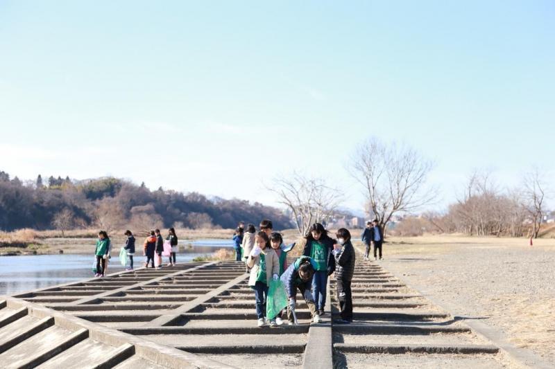 南鶴牧小学校のみんなと多摩川をごみ拾い！！画像