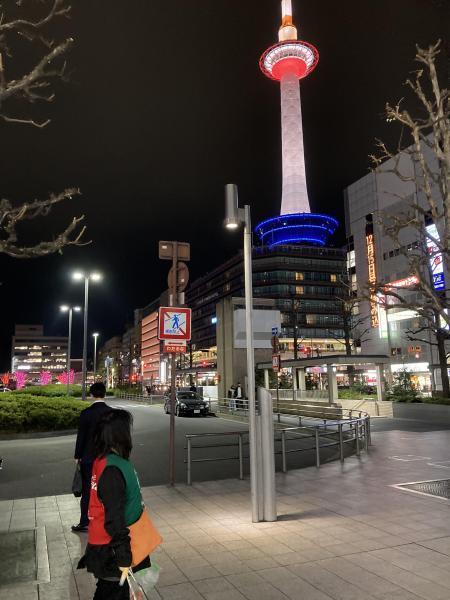 サンタに手を振るおそうじ画像