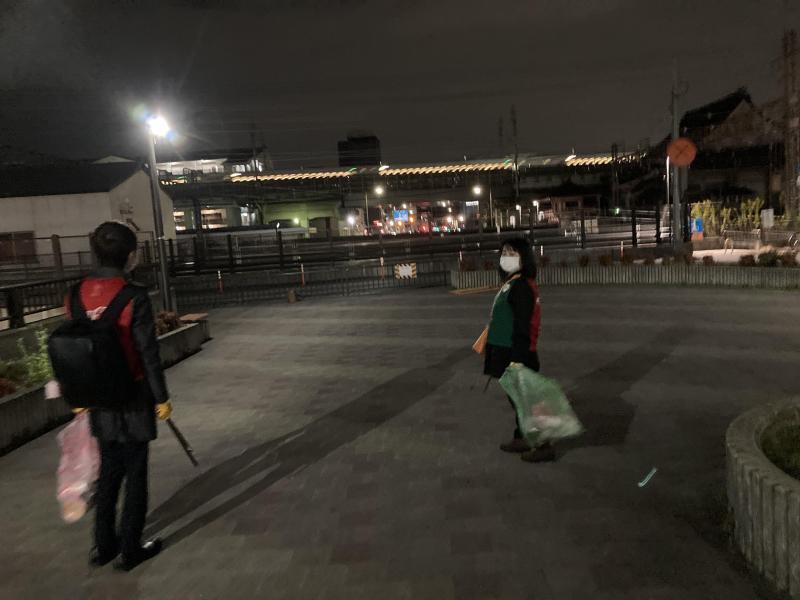 サンタに手を振るおそうじ画像