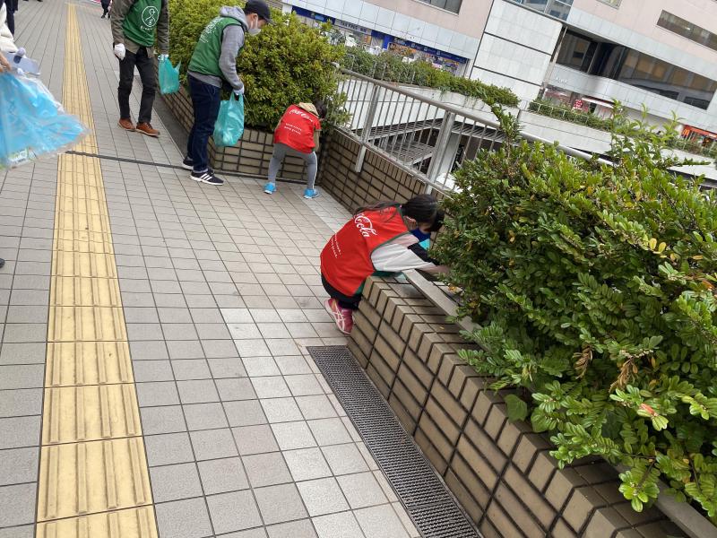 久しぶりにマルシェの横でお掃除画像