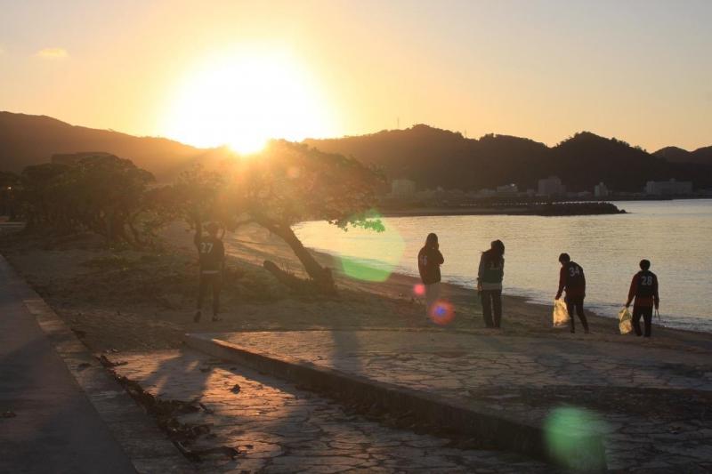 【沖縄】第4水曜日21世紀ビーチお掃除画像