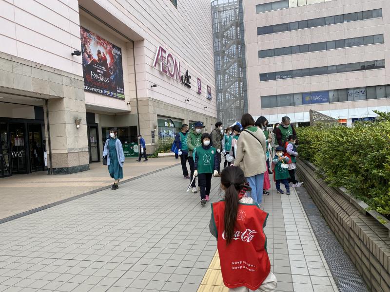 マルシェの前のお掃除画像