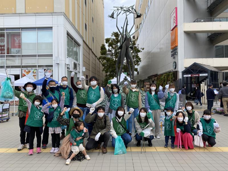 マルシェの前のお掃除画像