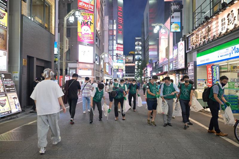 8月1日歌舞伎町お掃除画像