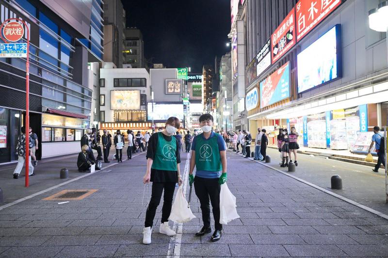 歌舞伎町お掃除画像