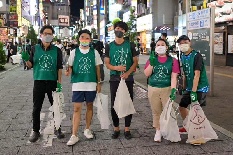 歌舞伎町お掃除画像