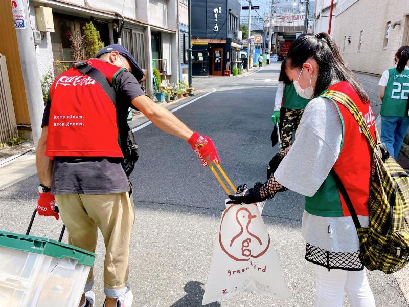 スポットライトはどこでも照らせる画像