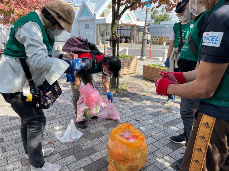駅前のお掃除！画像
