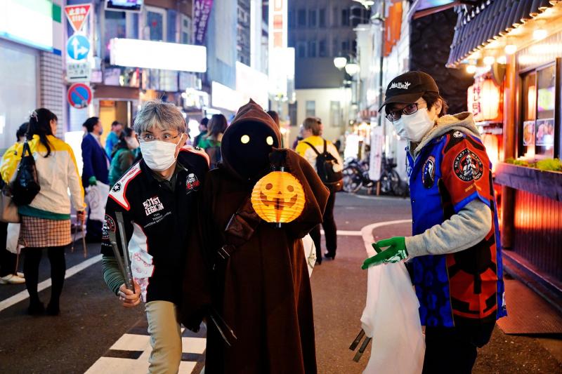 10月23日歌舞伎町お掃除画像