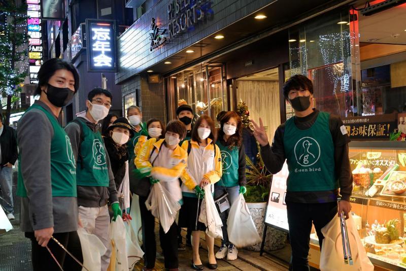 歌舞伎町お掃除画像