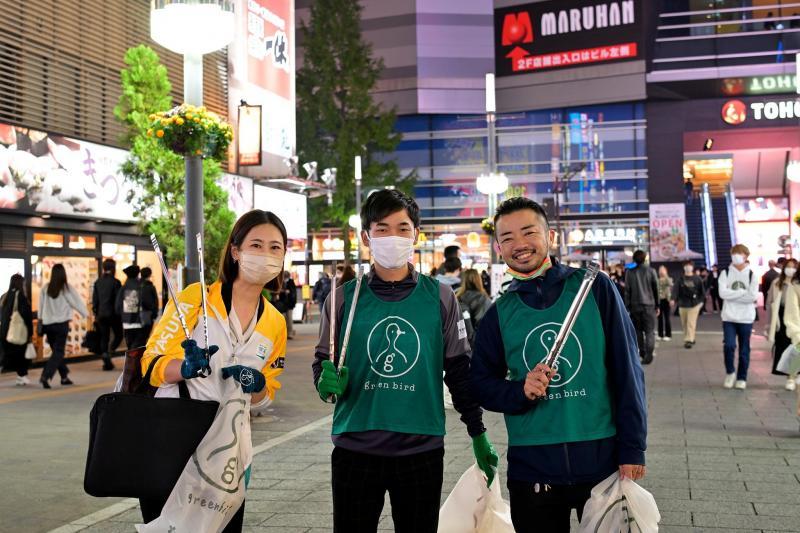 歌舞伎町お掃除画像