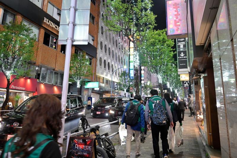 11月17日歌舞伎町お掃除画像