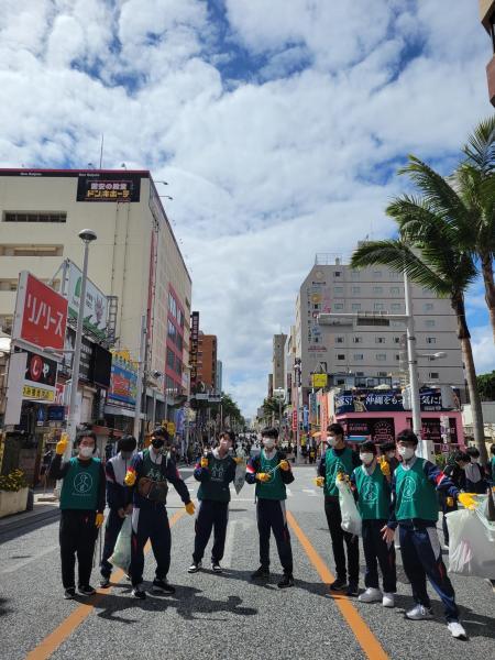 【沖縄那覇】満員御礼！歩行者天国おそうじ画像