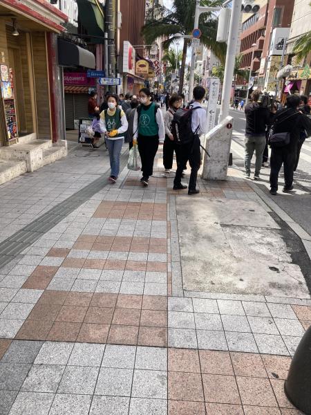 【沖縄那覇】満員御礼！歩行者天国おそうじ画像