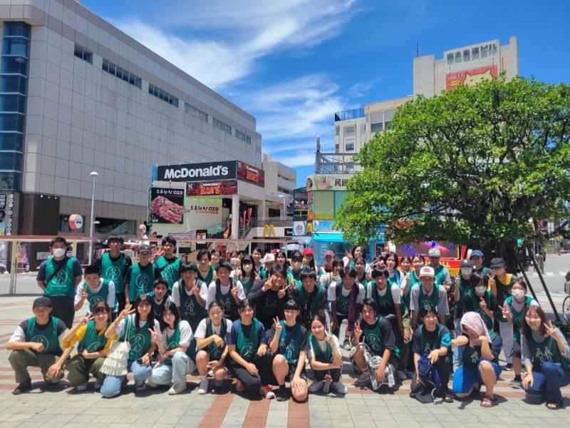 【沖縄那覇】満員御礼！歩行者天国おそうじ画像