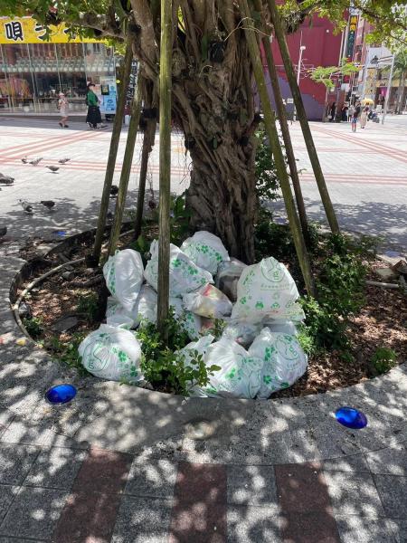 【沖縄那覇】満員御礼！歩行者天国おそうじ画像