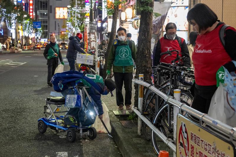 12月19日歌舞伎町お掃除画像