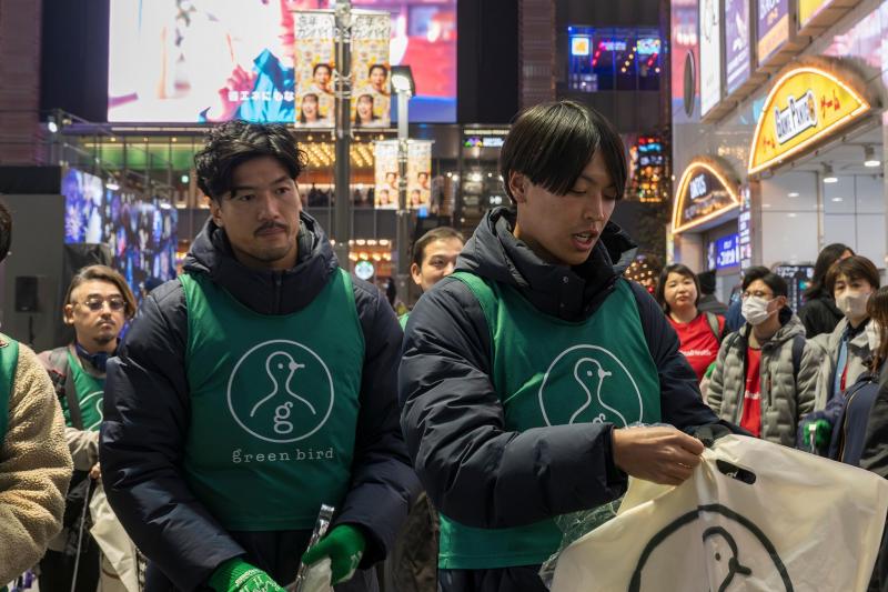 12月19日歌舞伎町お掃除画像