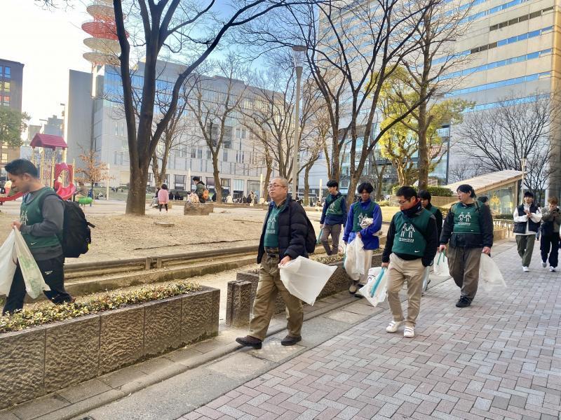 沖縄のヒッチハイカーも参加⭐︎土曜そうじ画像