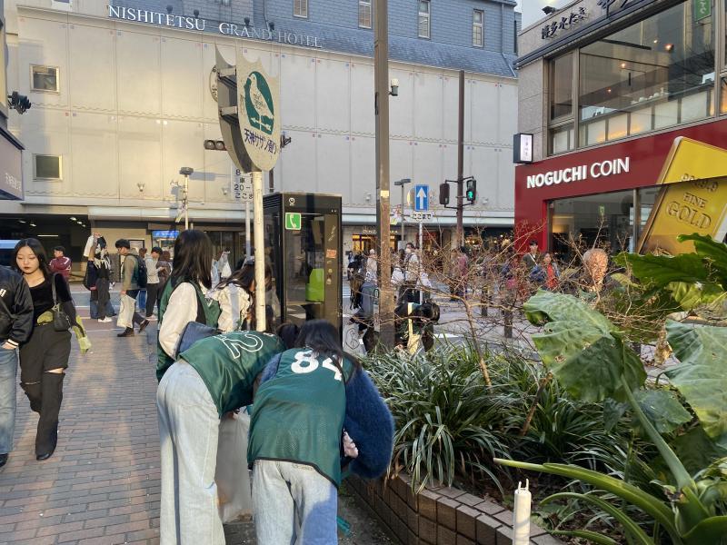 若者あふれる今年度最後の土曜そうじ画像