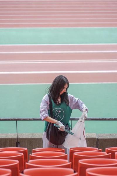 ロアッソ熊本　会場そうじ画像