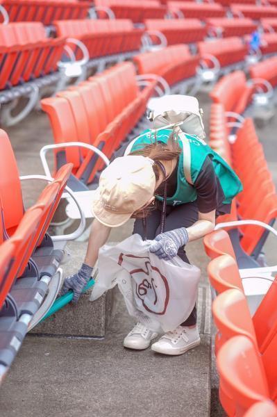 ロアッソ熊本　会場そうじ画像