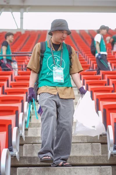 ロアッソ熊本　会場そうじ画像