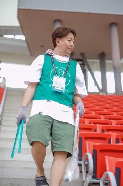 ロアッソ熊本　会場そうじ画像