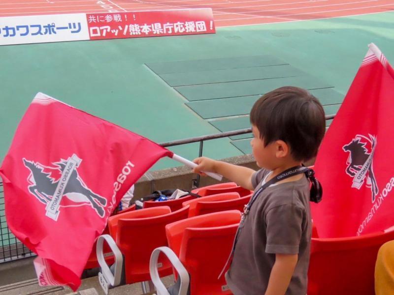 ロアッソ熊本　会場そうじ画像