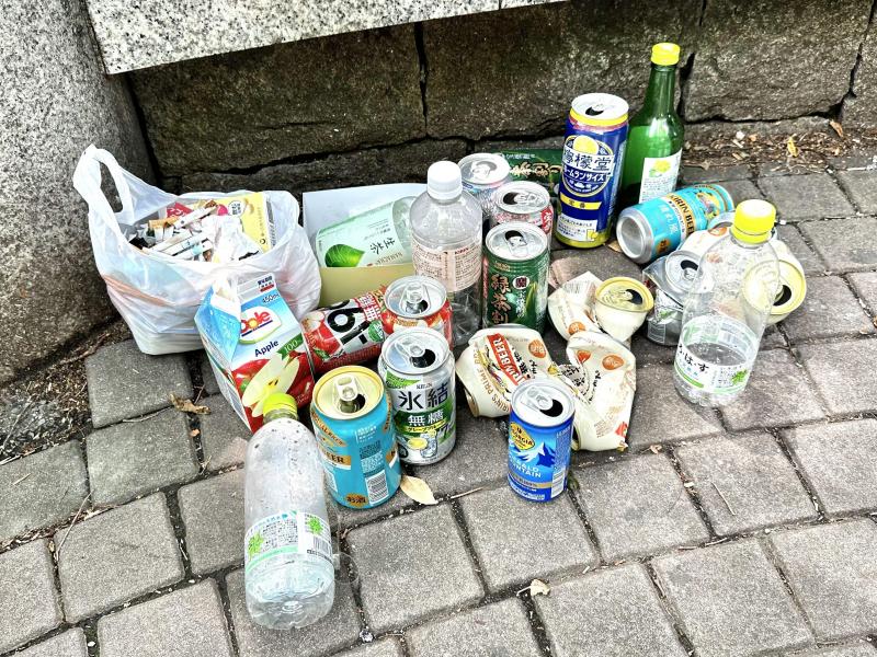 新しい傾向？ご丁寧にまとめられたポイ捨てゴミ画像